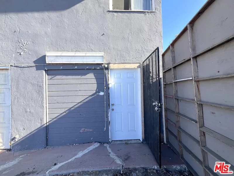 823 E 111th Drive 1/4 photo 2