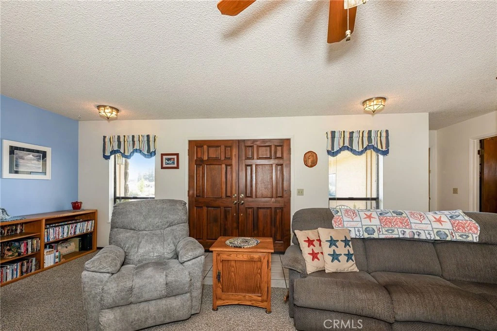 Interior 4