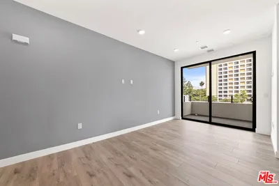 11013 Hartsook Street 301 photo 2