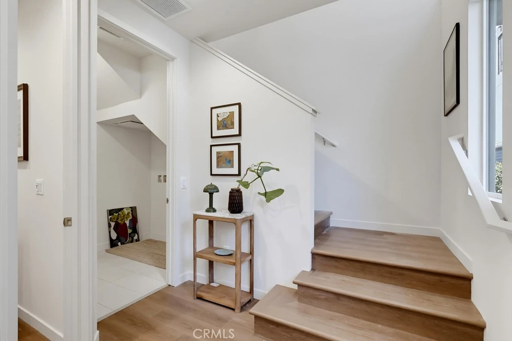Interior 4