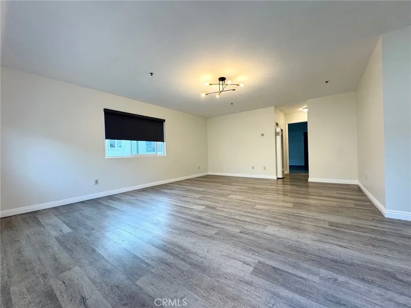 17511 Newland photo 2