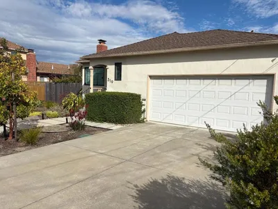 319 Helen Drive photo 2