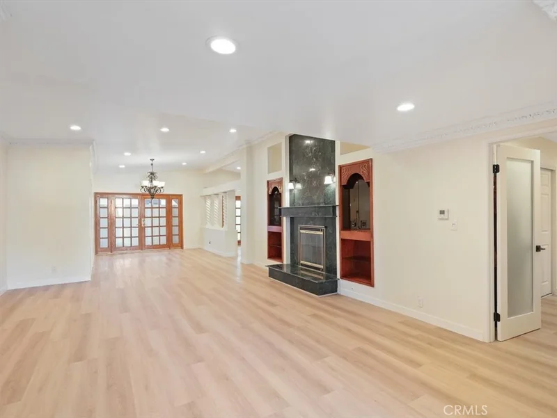 8501 Enfield Avenue photo 2