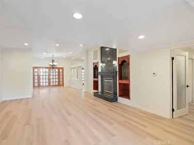 8501 Enfield Avenue photo 2