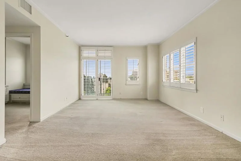 1 Baldwin Avenue 816