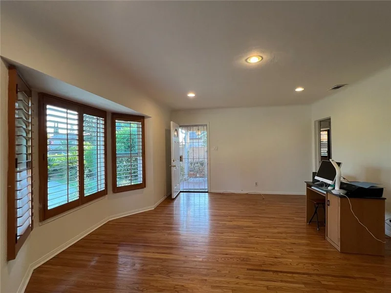 10623 A Olive Street photo 2