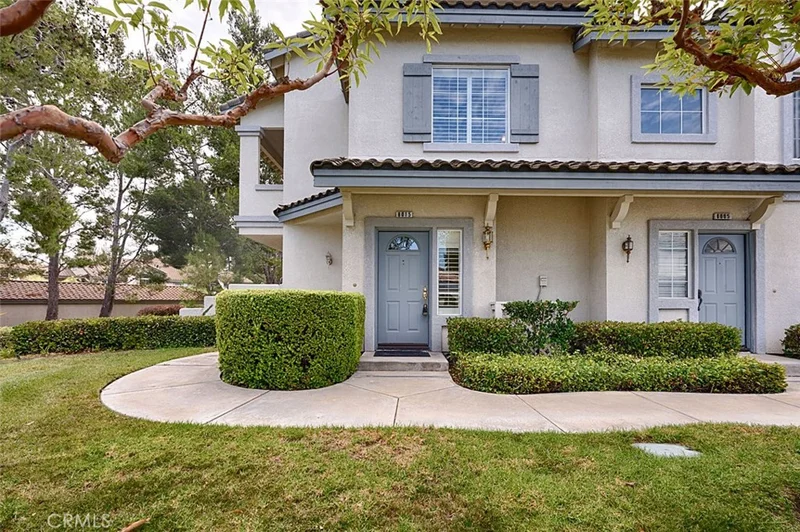 8015 E Treeview Court