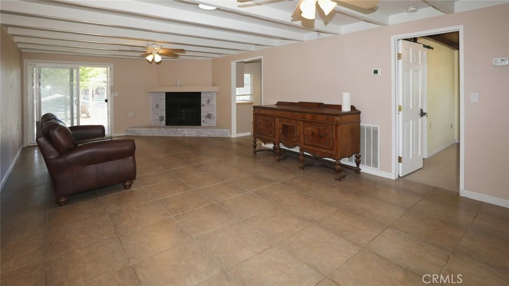 Interior 4