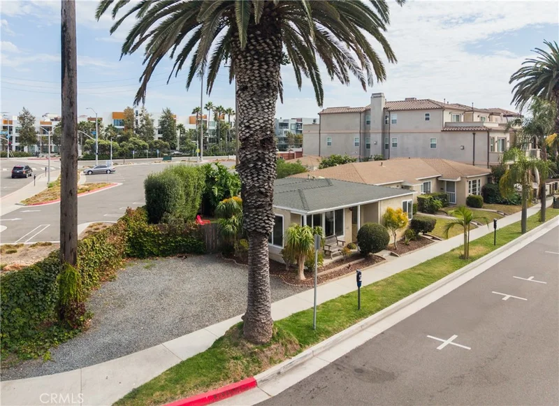Photo 2 of 320 2nd Street