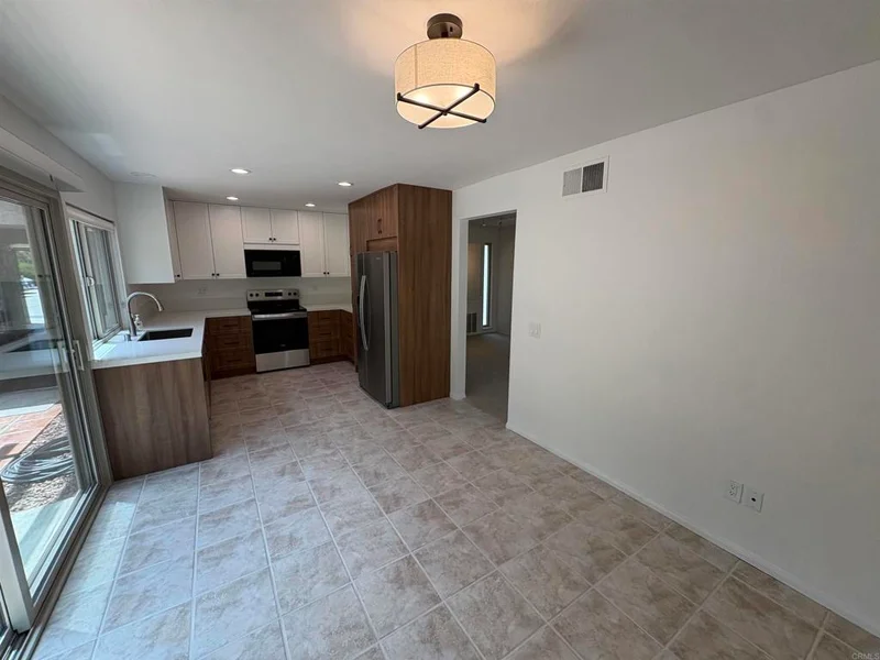 17463 Plaza Dolores photo 2