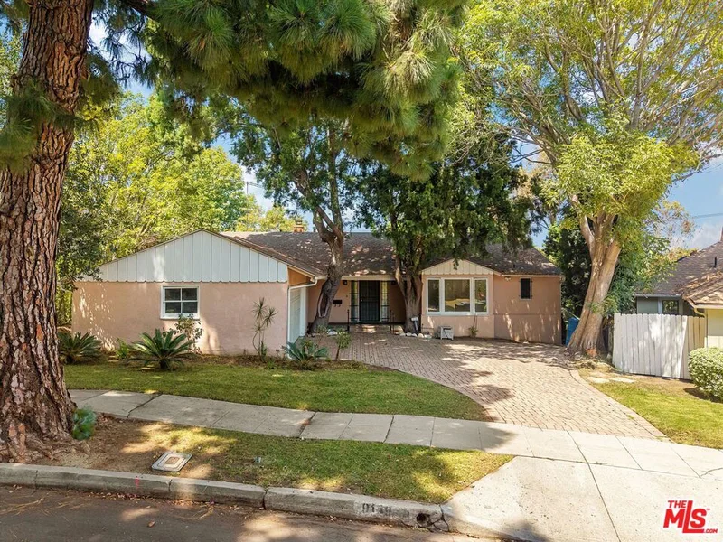 9149 Hillsboro Drive