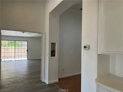 9661 Siwanoy Drive photo 2