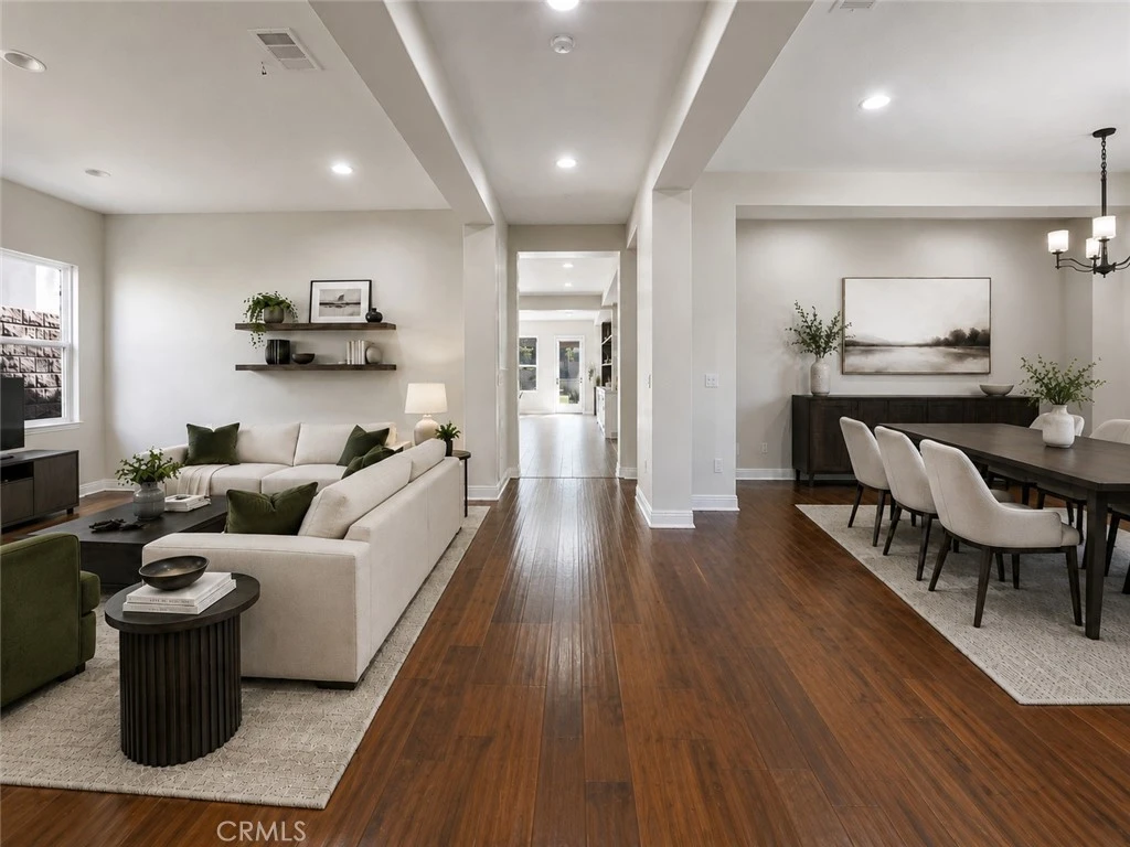 Interior 4
