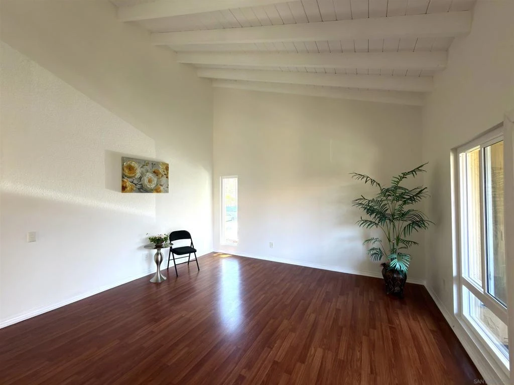 Interior 4