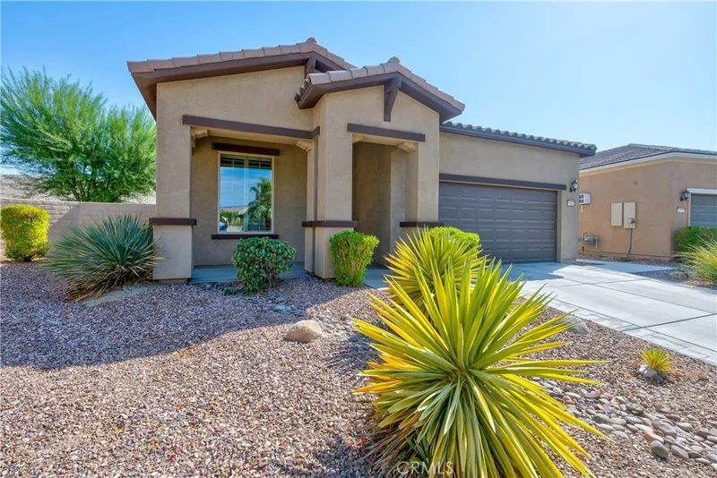 81482 Avenida Viesca photo 2