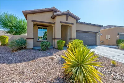 81482 Avenida Viesca photo 2