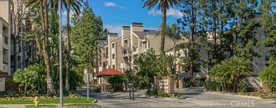 5520 Owensmouth Ave 103