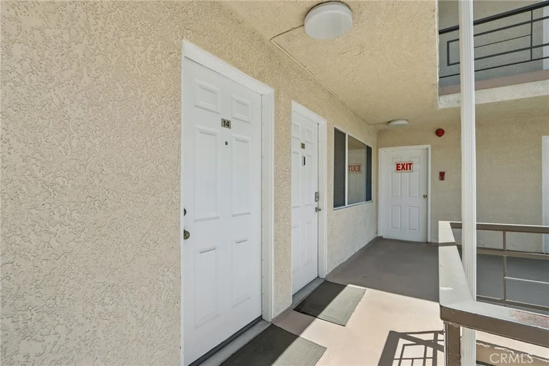 Photo 2 of 4358 Mammoth Avenue 14
