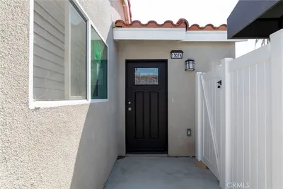 1307 E Acacia