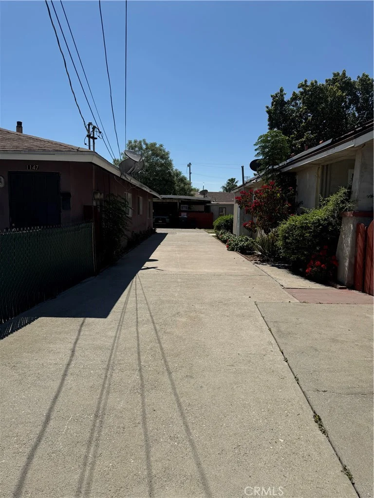 1147 Spruce photo 2