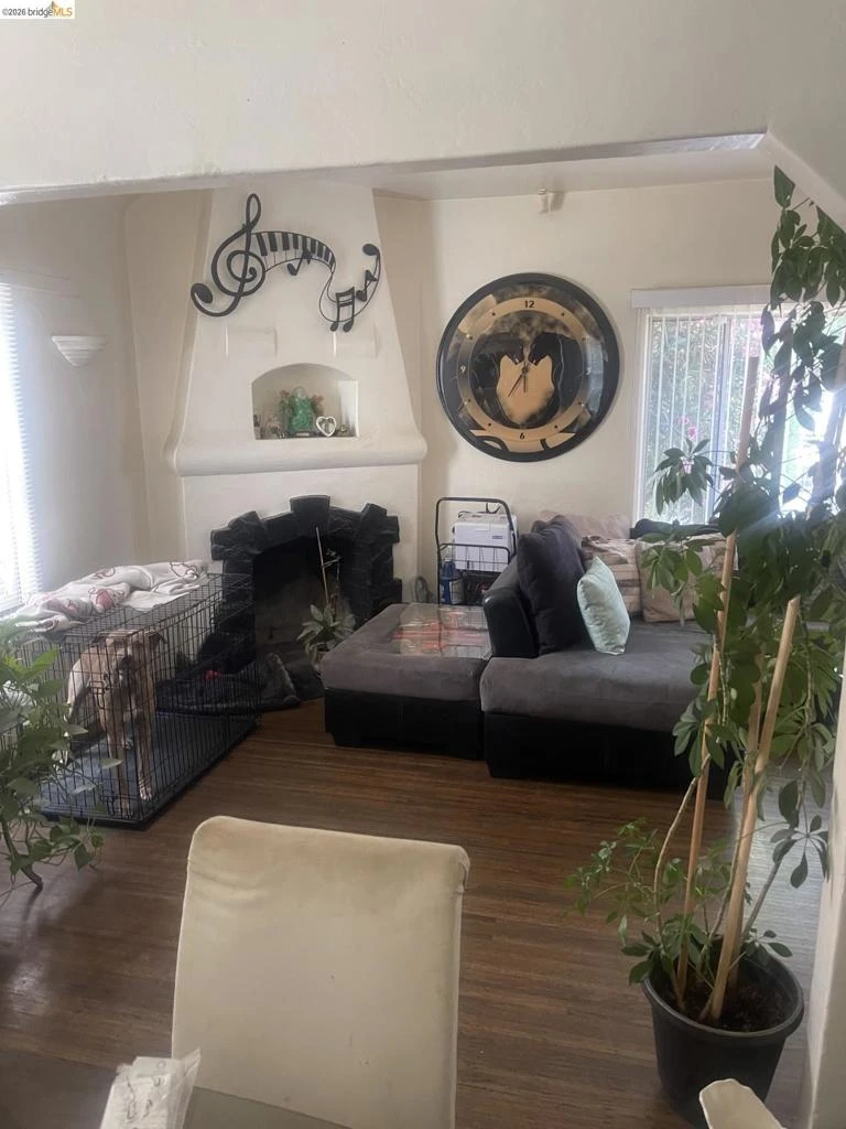 Interior 4