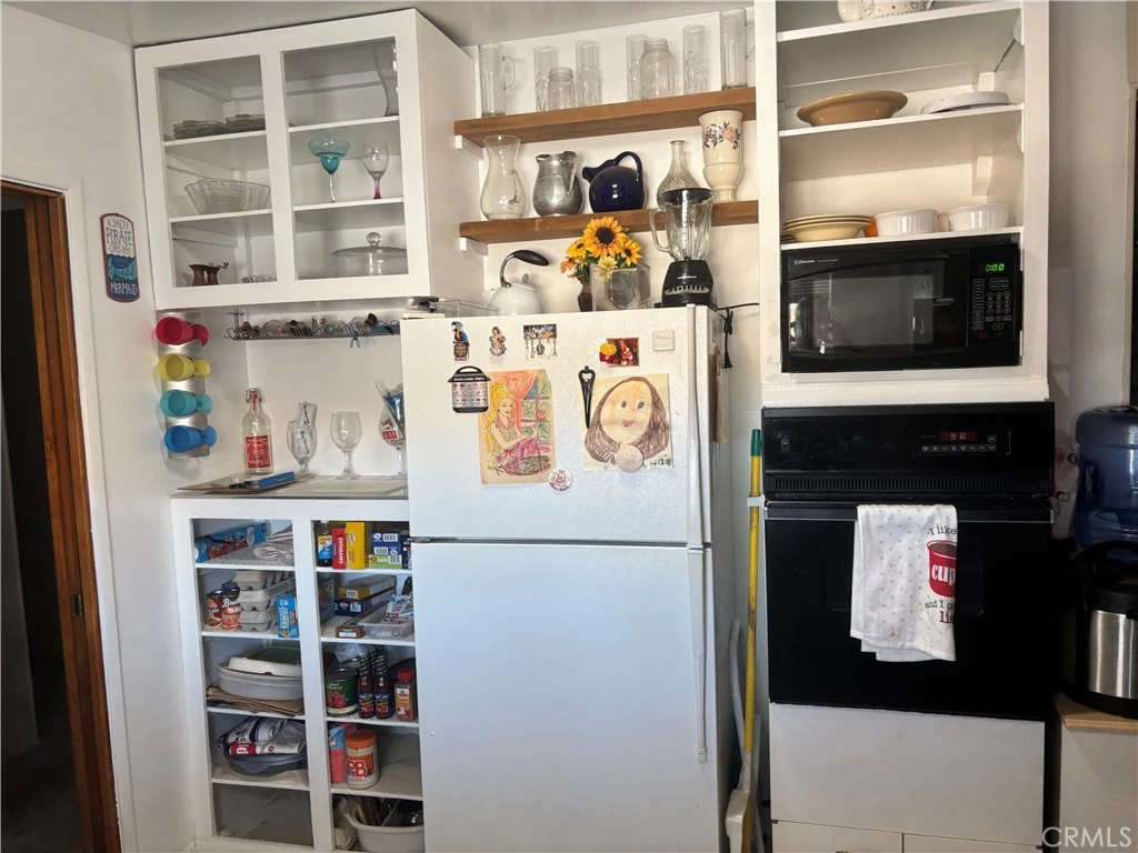 Interior 4