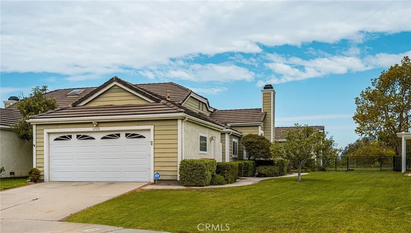 5779 E Hudson Bay