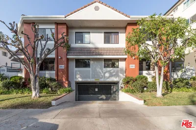 301 W Loraine Street 8