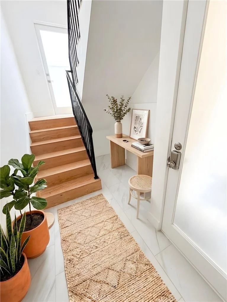 1318 Manhattan photo 2
