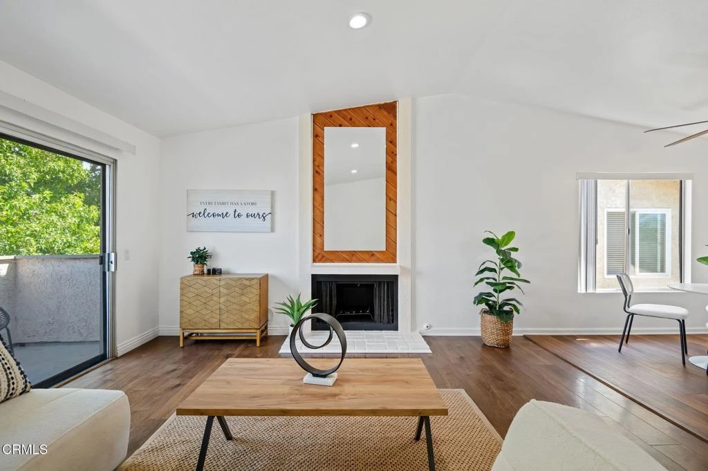 Interior 4