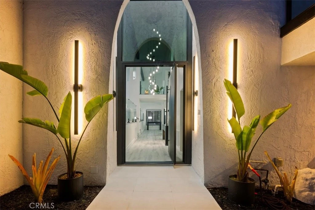 Interior 4