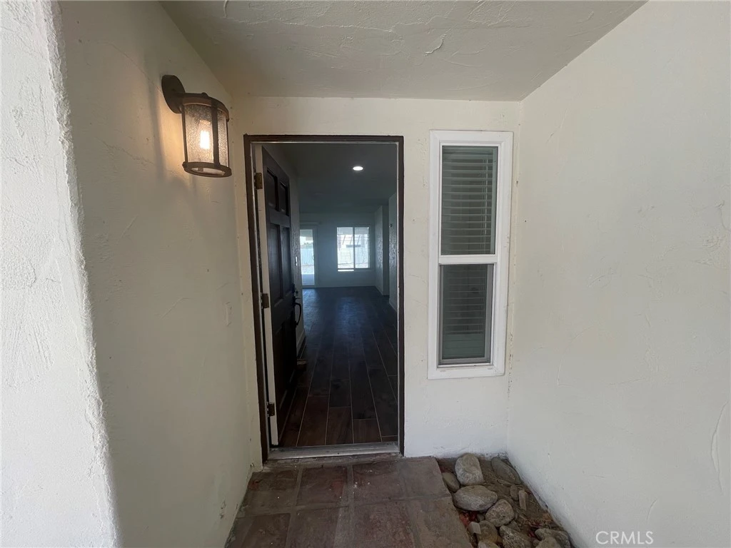 Interior 4