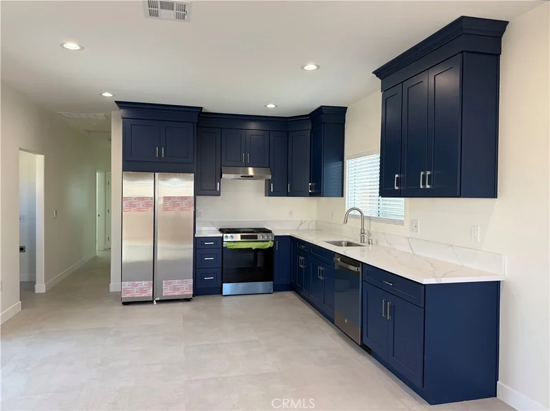 2843 E Alden Pl B