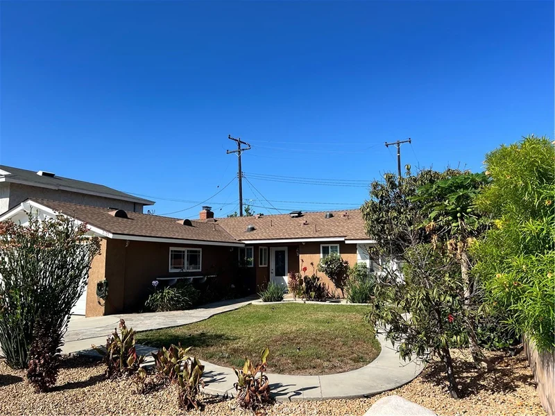 2125 Edmore photo 2