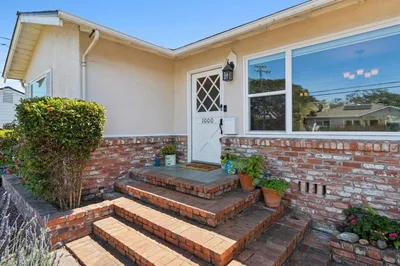1000 Portola Drive photo 2