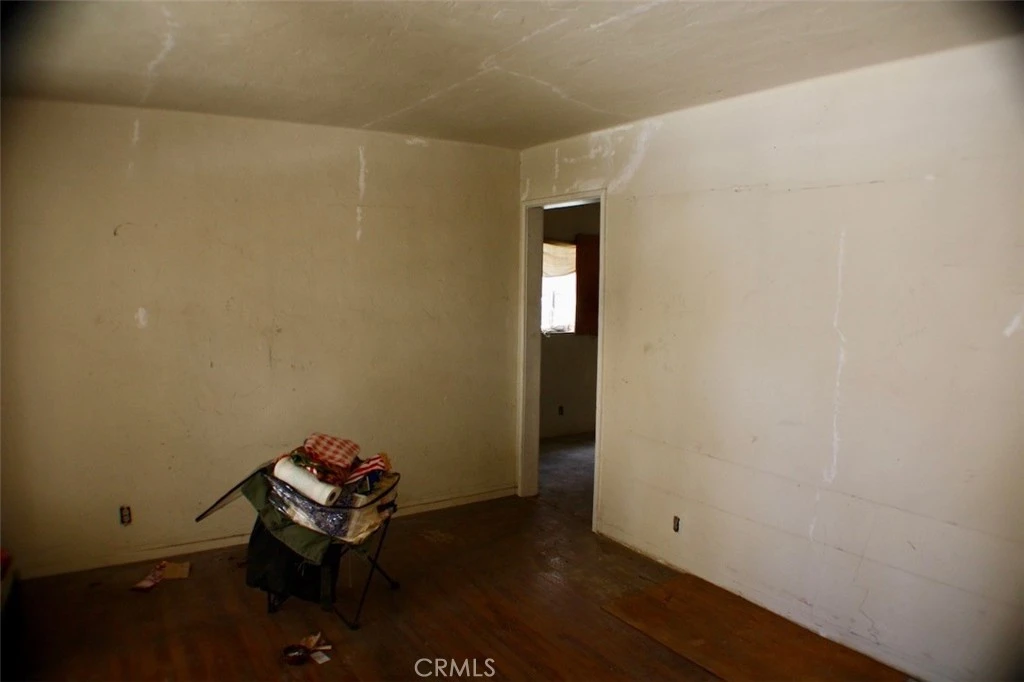 Interior 4