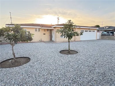 12660 Yorba photo 2