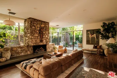 1151 Angelo Drive photo 2