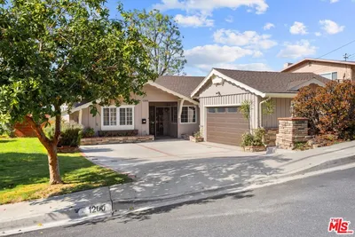 1200 Windover Way photo 2
