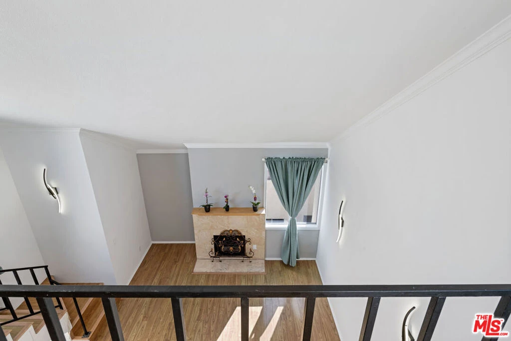 Interior 3