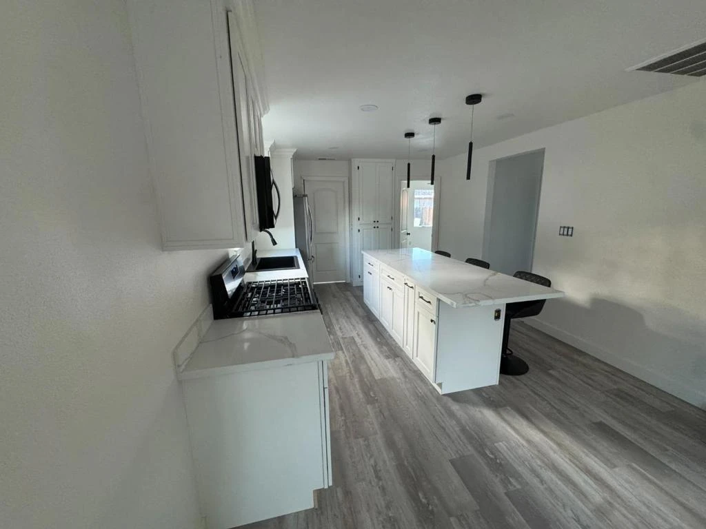 Interior 4