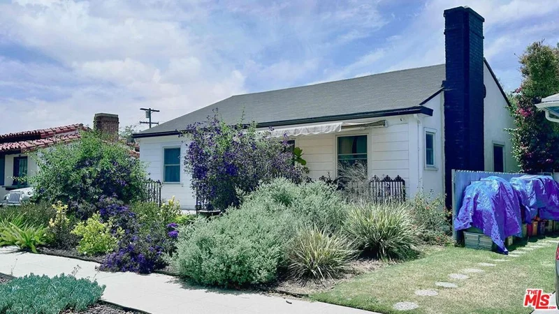 3801 Sutro Avenue photo 2