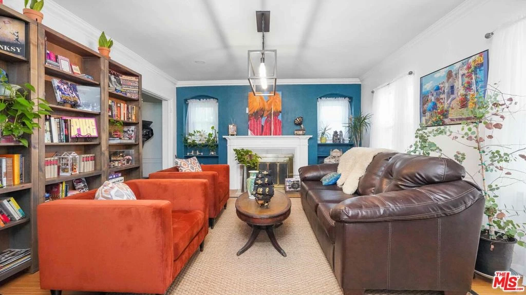 Interior 4