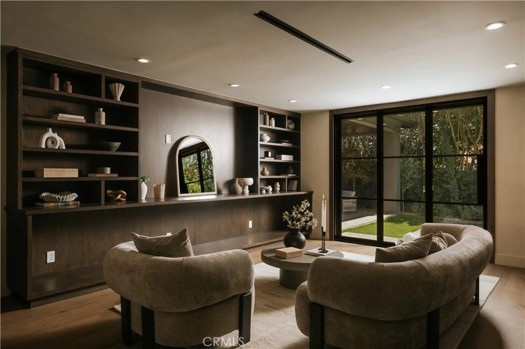 Interior 3