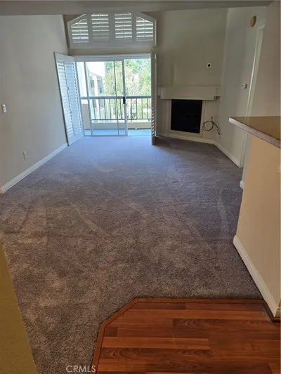 5520 Owensmouth photo 2