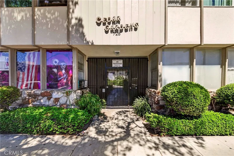 728 Cedar