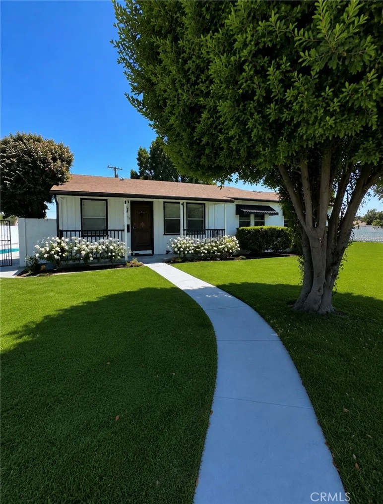 13016 Archwood street photo 2