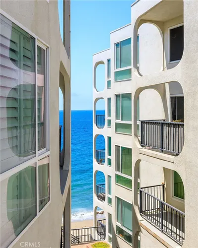 565 Esplanade 411 photo 2