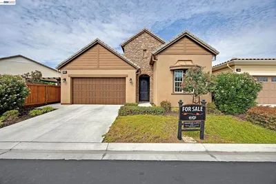 2107 Rioja Way
