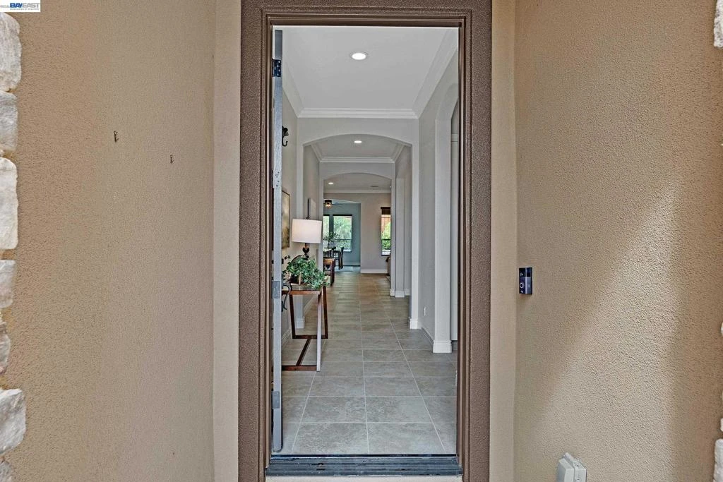 Interior 3